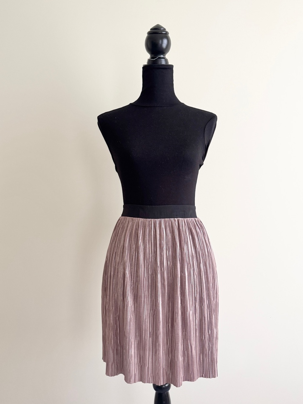 Vintage BCBGeneration metallic Pleated Skirt Cappuccino Size Large NWT